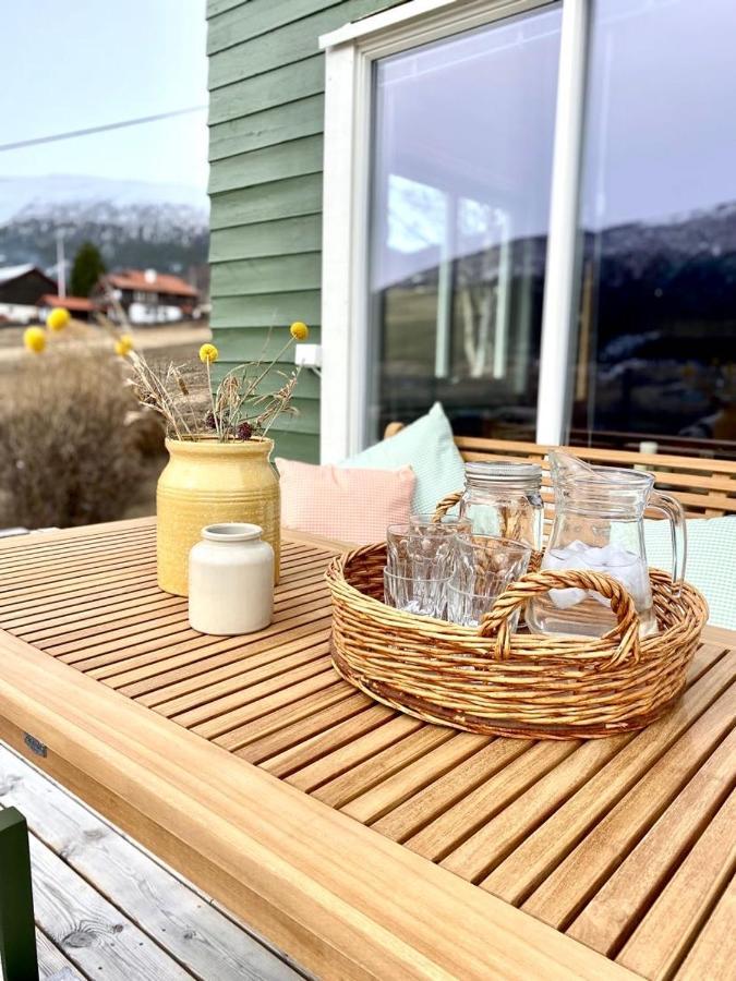 Stort Og Autentisk Hus I Skjak - Kort Vei Til Lom! エクステリア 写真