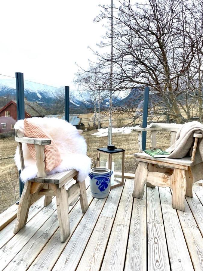 Stort Og Autentisk Hus I Skjak - Kort Vei Til Lom! エクステリア 写真